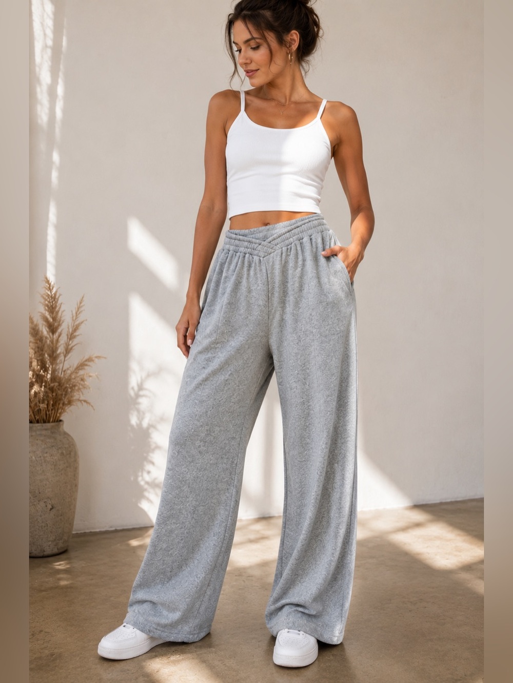Gray Wide Leg Sweat Pants size Women’s medium by Fashion Nova